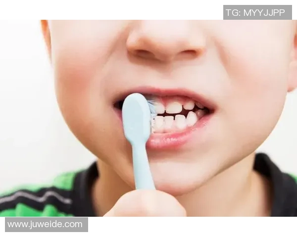 儿童足球明星主题刷牙杯让孩子爱上刷牙的乐趣与健康