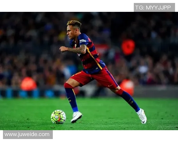 内马尔：足球场上的风云人物与时尚偶像的完美结合